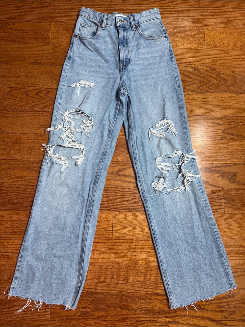 Zara sz 2 Baggy straight leg distressed Jeans